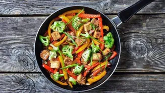 Quick and healthy: Black grape and cashew stir-fry