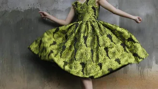 Jersey dresses + winter scarves: 5 styles to try