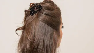 Half-up claw clip: How to achieve this effortless hairstyle
