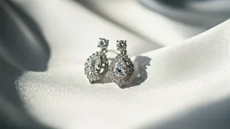 Sparkle & Shine: Bridal Earrings for 2025 Weddings