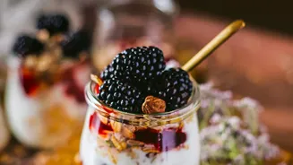 Quick Berry Parfait With Fruit And Yoghurt Makes Adjustable Sweetness Worth A Closer Look