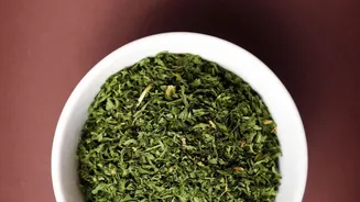 Curry-Leaf Podi Turns an Aromatic Kitchen Staple into a Dry Seasoning