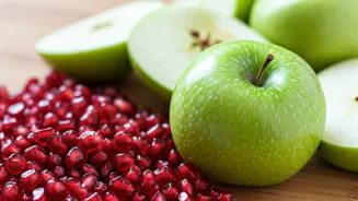 Why You Must Mix Pomegranate And Green Apples
