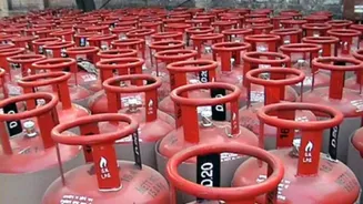 LPG Crisis Forces Restaurant Closures in West Bengal, Food Businesses Struggle