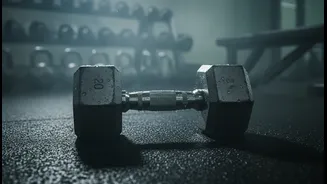 How to identify hidden dehydration symptoms during high-humidity running and lifting routines