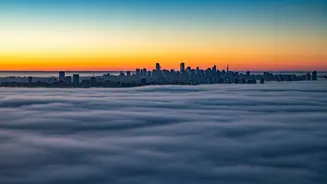 Delhi's Chilly Dip: Temperatures Plunge & Fog Rolls In