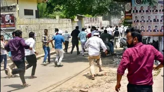 Lawyers clash with police over Lucknow court chambers demolition