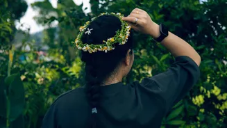 Classic hairstyles that shine with pearl accessories