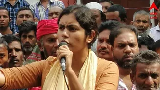 Manisha Chakraborty: ‘গরিবের ডাক্তার’ এখন রাজনীতিতে, নিজেদের সঞ্চয় দিয়ে দিচ্ছেন সাধারণ মানুষ, বাংলাদেশে পরিবর্তন আনতে পারবেন মনীষা?