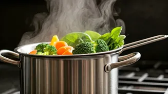 7 Kitchen Blunders That Steal Nutrients From Your Food!