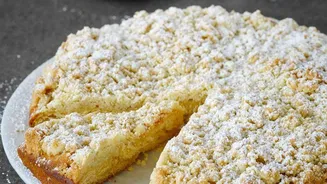 Streuselkuchen: All about this German coffee cake