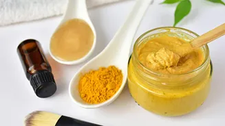 Fix minor cuts with honey-turmeric paste