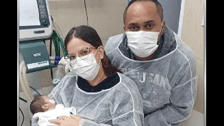 Bebê apresenta sinais vitais horas depois de ser dado como morto