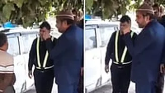 'Maar-Maar Kar Bhaga Denge': Municipal EO Threatens Street Vendors Of Eviction In UP's Hathras | VIDEO