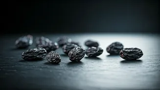 Unlock Health Secrets: Black Raisins for Iron, Gut, and Glowing Skin
