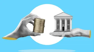 Fixed vs floating interest rates: Differences, impact on loan repayments