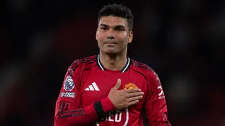 Casemiro vai às lágrimas em Old Trafford e torcida do United implora por permanência