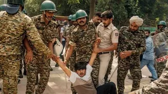 Delhi Police detain about 7,000 protesters at Jantar Mantar