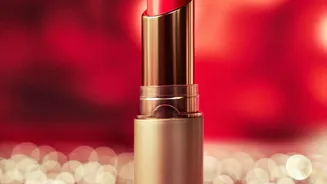 How A Classic Red Lip Can Refresh A Familiar Durga Puja Outfit
