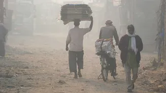 Delhi wakes up to thick smog amid severe air quality, GRAP IV invoked