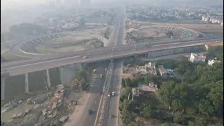 Lucknow-Kanpur expressway opens next month 30-minute trips ₹275 toll