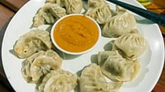 Love For Momos Turns Costly: UP Family Loses ₹85 Lakh After Son Trades Jewellery For 'Free Momos'