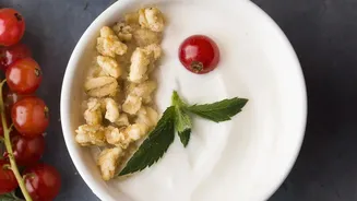 Choose Unsweetened Yoghurt to Control Added Sugar at Breakfast