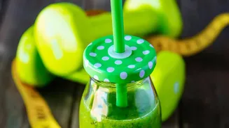 Why fitness experts recommend blending smoothies with fiber over extracting cold-pressed fresh fruit juices