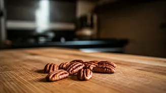 Perfectly Toasted Pecans: Oven, Stovetop & Microwave