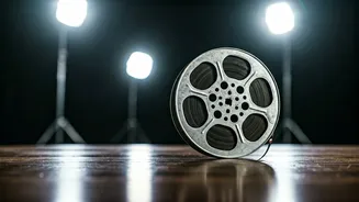 Valathu Vashathe Kallan: A Cinematic Examination