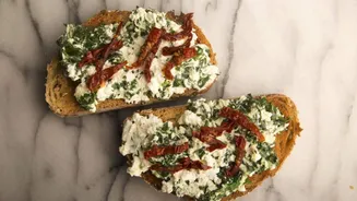 5-minute recipe: Ricotta and spinach toast