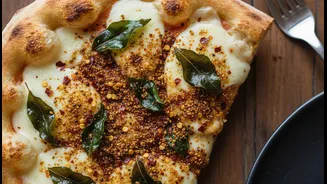 Why podi on pizza fusion offers perfect balance of crunch and spice