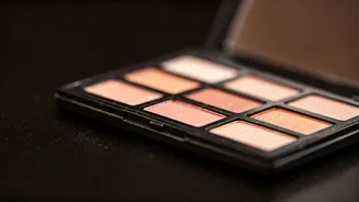 Frosted Peach Makeup: The Winter Trend to Obsess Over