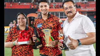 Abhishek Sharma's father wears SRH jersey