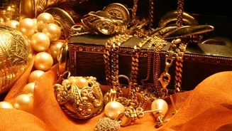 Gold Rate Today (January 11, 2026): Yellow Metal Remains Steady; Check Prices In Delhi, Mumbai, Chennai, Hyderabad & Other Cities