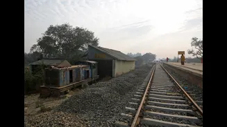 Assam | Rajdhani train hits herd of elephants, engine and five coaches derail