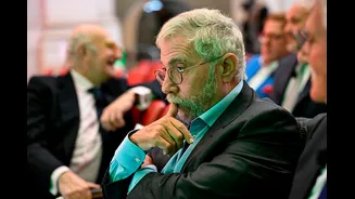 Nobel de Economia elogia Pix e diz que tarifaço de Trump ajudará Lula
