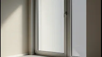 How readers can choose safety glass and practical frame materials with Fluted Glass In Compact Homes