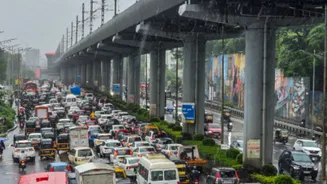 Mumbai Monsoon: Overnight Downpour Dumps Over 100 mm Rain in Several Suburbs, Waterlogging Disrupts Traffic
