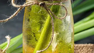 Slow Steeped Cold Teas Use Lemongrass And Vetiver Instead Of Syrups