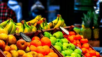 Peak Monsoon Shopping: A Guide To Seasonal Fruits In Indian Markets