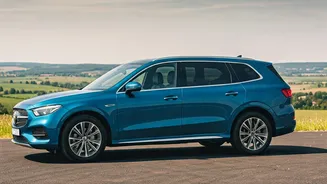 Spacious & Fuel-Efficient: India's Top 8-Seater Cars Under ₹10 Lakh with 23 KMPL!