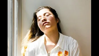 What Is Heliotherapy? A Guide To This Modern Sun Ritual, Its Benefits And Risks