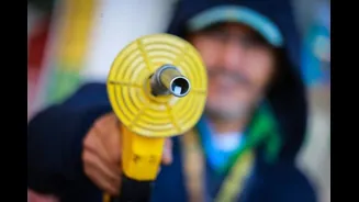 Governo Lula anuncia subsídio de até R$ 0,89 no litro da gasolina