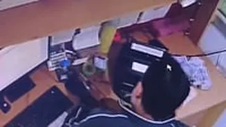 On Camera: Bank Cashier Steals Currency Notes From Customer While Counting In UP’s Mahoba; Suspended