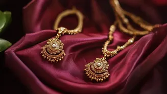 Everyday Traditional Jewellery: Smart Ways To Mix Antique Gold Finishes With Work Attire