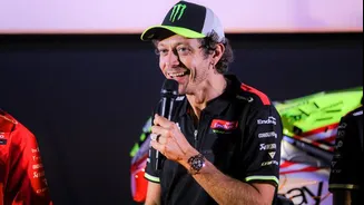 Rossi Sebut MotoGP 2026 Musim Transisi, Soroti Nasib Pecco Bagnaia dan Jorge Martin