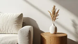 Why Warm Minimalism Focuses Heavily On Natural Scattered Sun Light