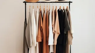 How To Select 10 Capsule Wardrobe Items For 5-Day Travel Weather Changes