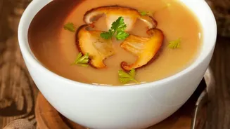 Cleanse Your Gut Naturally Before Festive Feasts With Light Soups And Clean Eating Rules